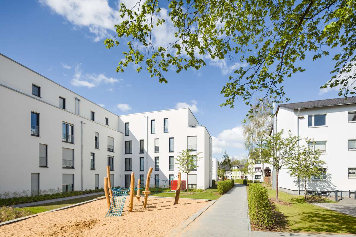Spielplatz hinter dem Haus