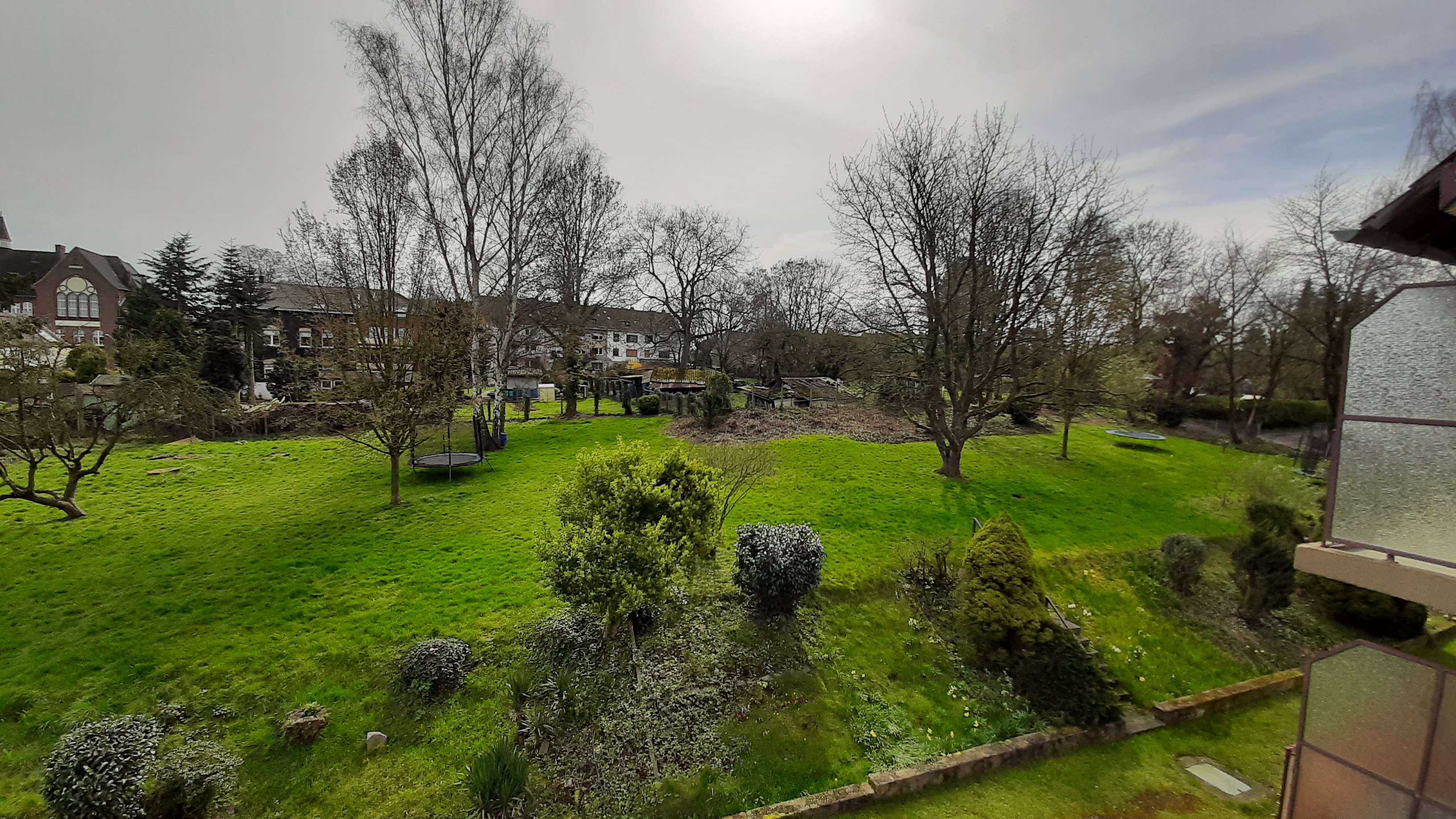 Ausblick Balkone in den Garten
