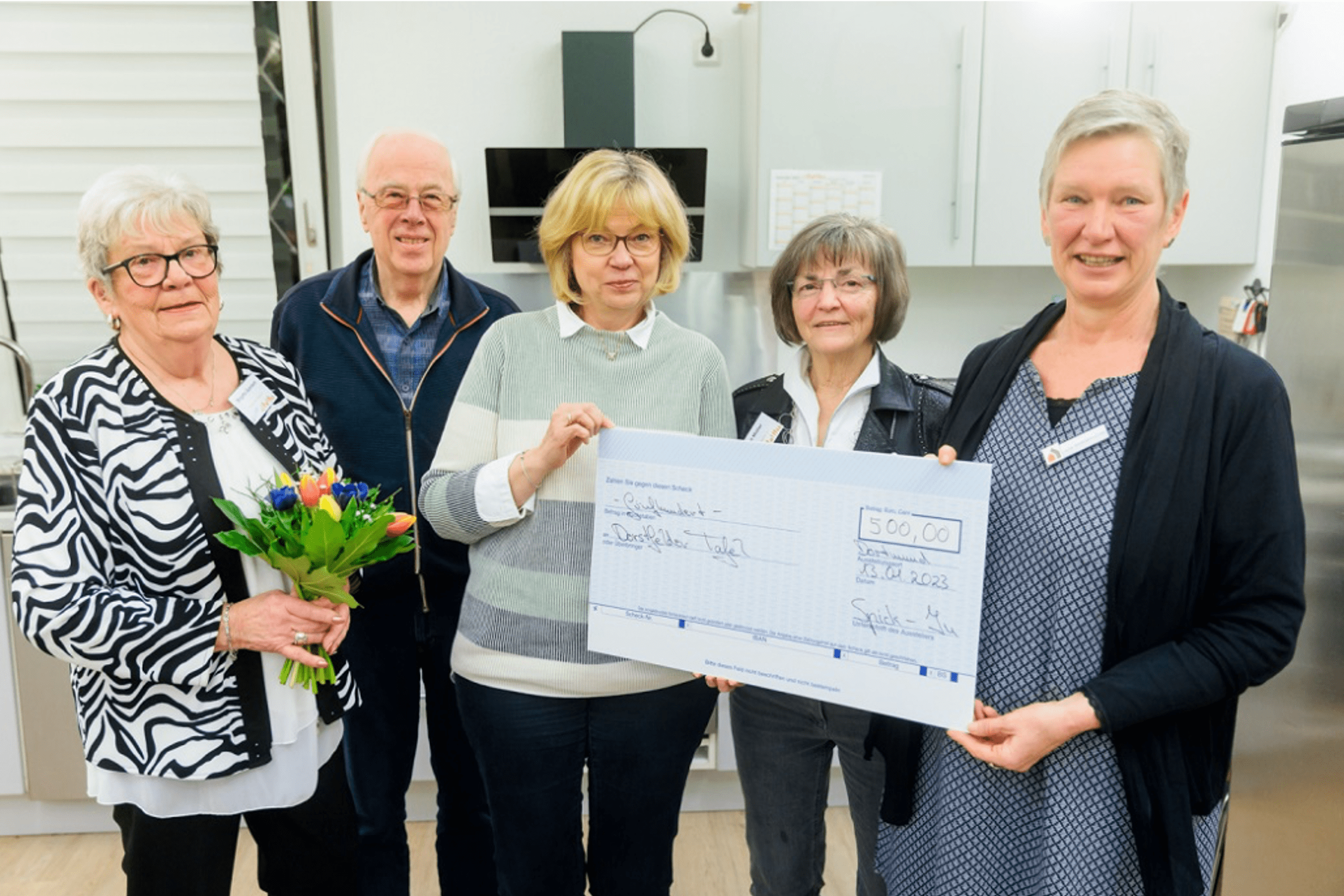 Übergabe Spende an Dorstfelder Tafel Mitarbeiter